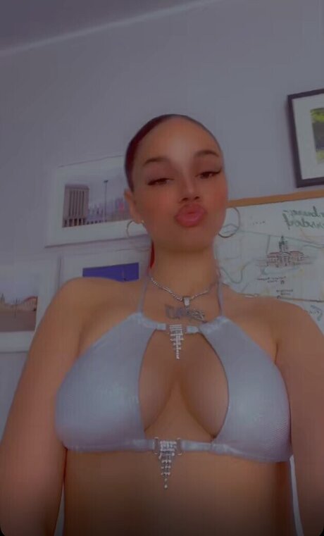 ebenholz-teen-onlyfans hd freie bilder