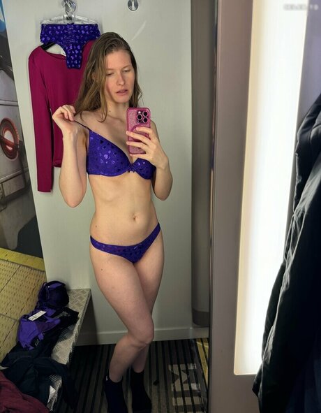 hängende titten onlyfans kostenlose nacktheit bild