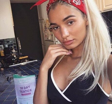 Pia Mia Perez erwachsene sex galerie
