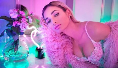 Pia Mia Perez pornostar nacktheit archiv