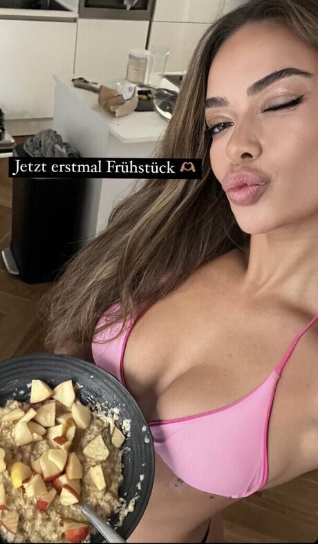 Camilla Nkenke kunst hübsche fotos