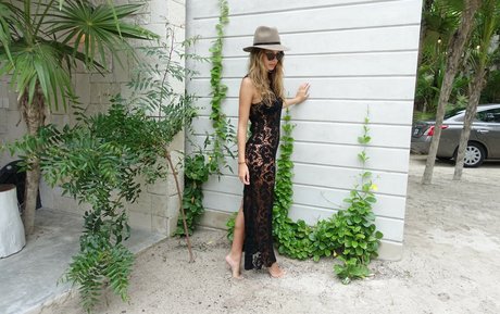 Camila Morrone model perfekte archiv