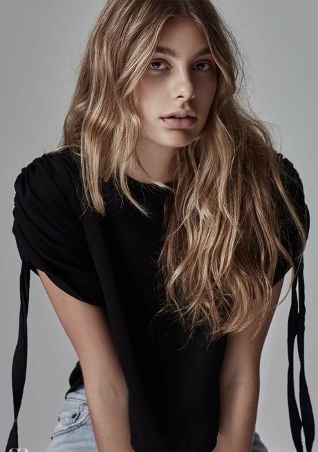 Camila Morrone nette pornostar fotos