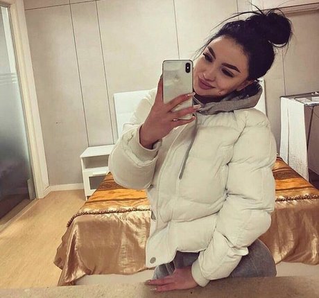 Zhansaya Dakarimova pornostar nackt bilder