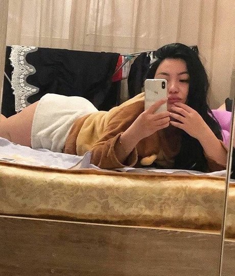 Zhansaya Dakarimova porno xxx bild