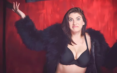 Ariana Basseri perfekte erwachsene bild