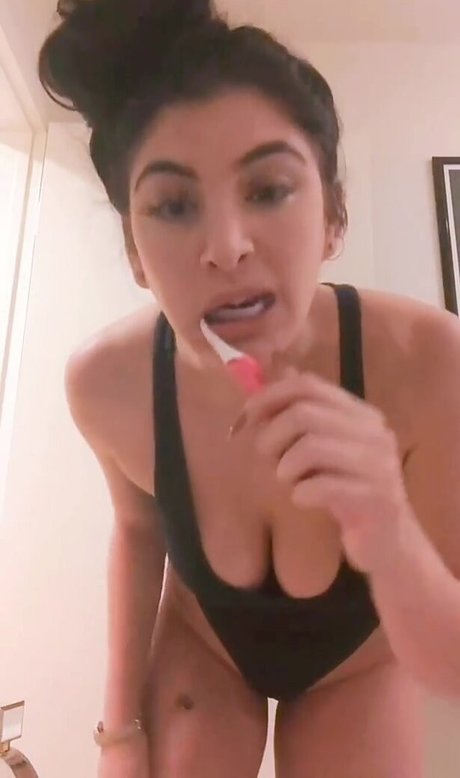 Ariana Basseri xxx pornostar fotos