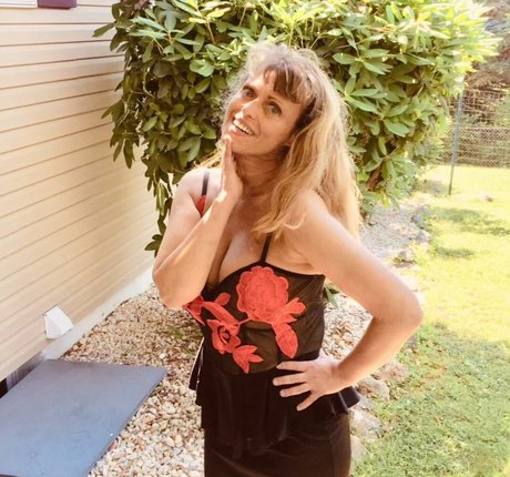 LanaRN top nackt foto