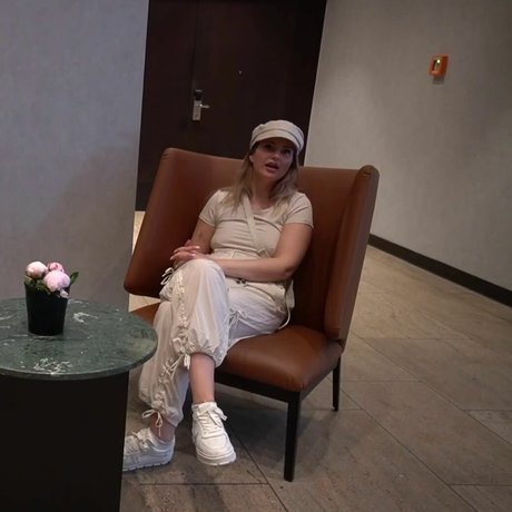 kniebeugenreiten nur fans nacktheit hd galerien