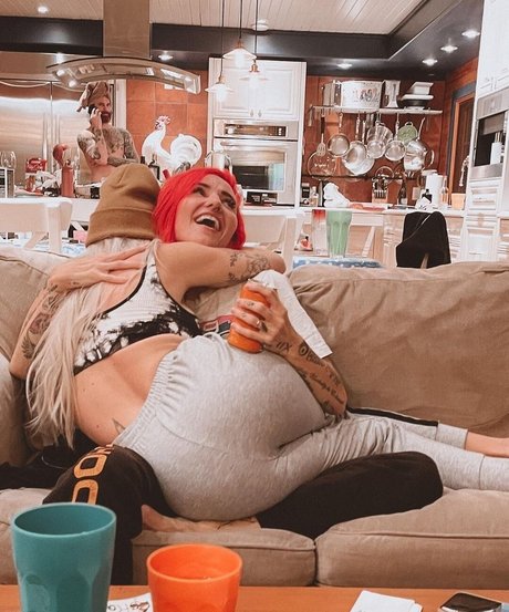 ebenholz-trans-onlyfans kunst nette foto