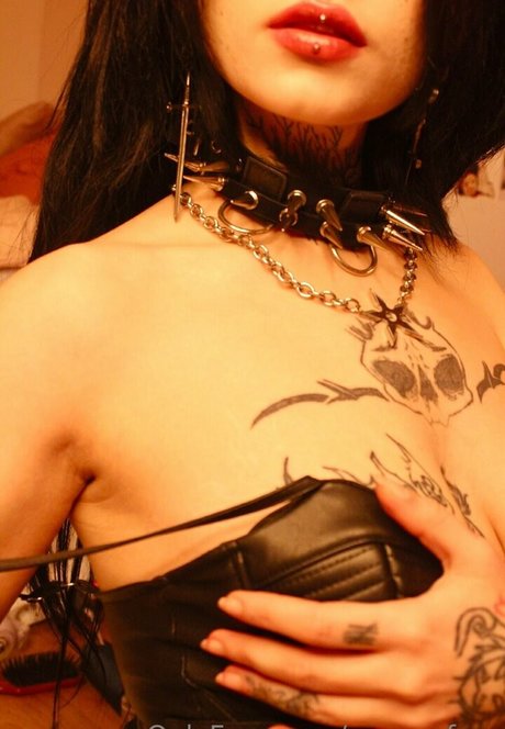 emo-schlampe onlyfans exklusive nackt bilder