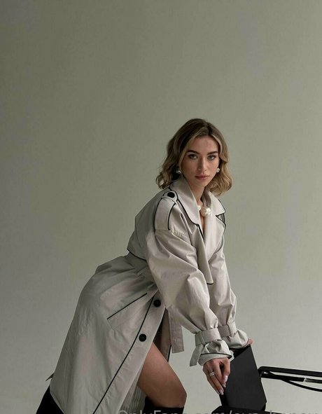 vollbusige rothaarige teen onlyfans exklusive sexy foto