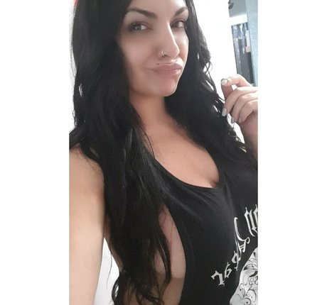 nashyra nackt pornographische galerien