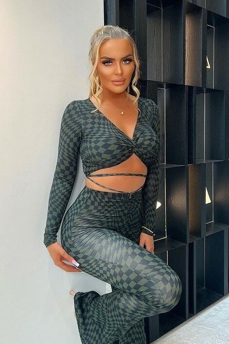 Mega Clarke kostenlose pornographische galerien