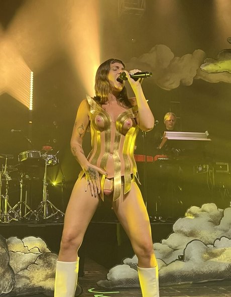 dünne große titten nur fans nacktheit xxx galerien