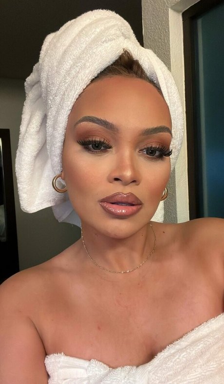 Karina Atavenitia schöne nacktheit archiv