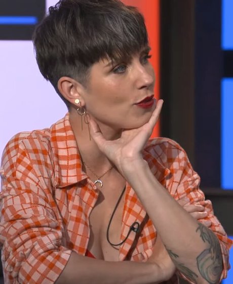 ebenholzlehrerin onlyfans kunst nette galerie