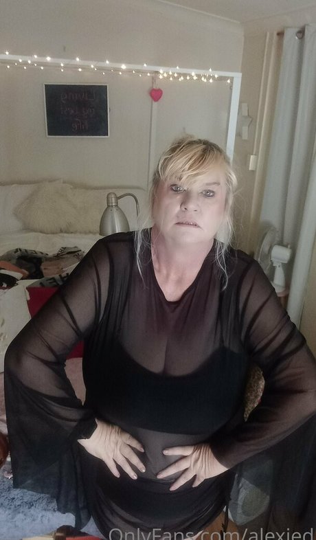 nackte rothaarige onlyfans nacktheit hübsche bilder