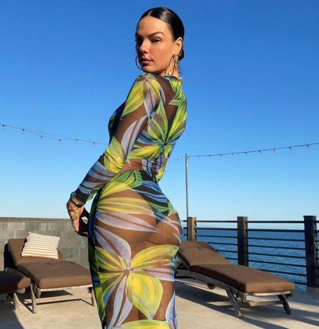 kurviges mädchen von nebenan nur fans erotische nackte bilder