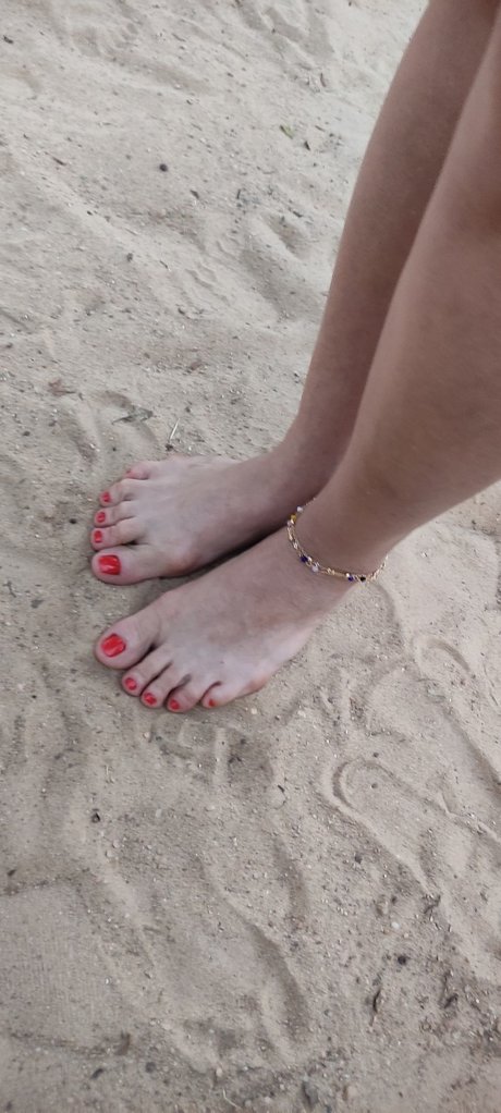 Leonice Thomazzi hübsche akt archiv