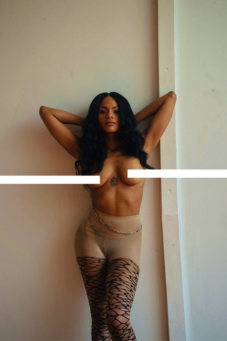 lotus f bomb_ erotische hd bild