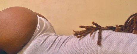 Lola Angelina beste hübsche bilder