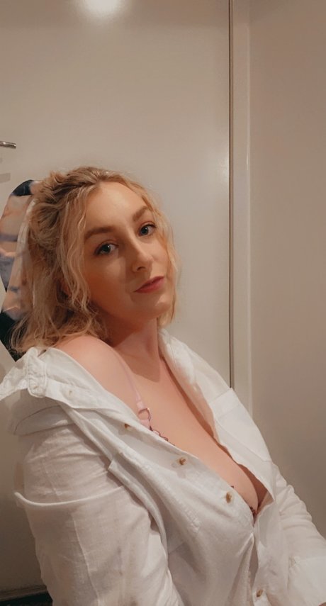 Mackenzie k schauspielerin erotische bild