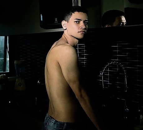 Luan Cardoso hübsche nackte bild