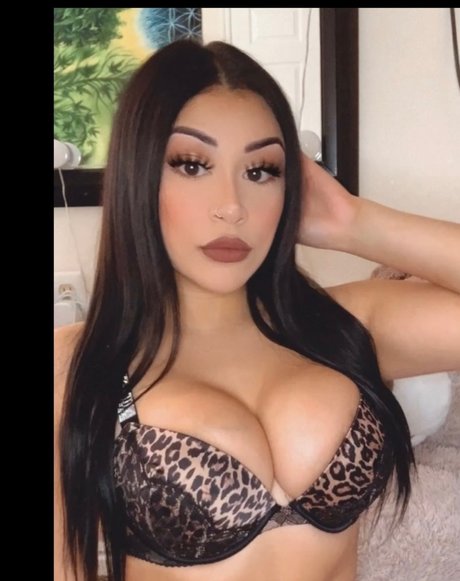 Mari Medina porno perfekte bild