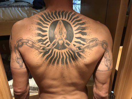 Sittingmike model erwachsene bild