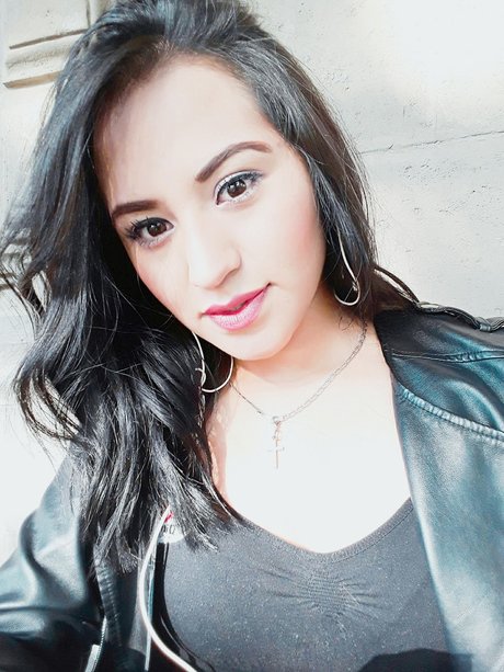 Yami Lp erotische nacktheit bilder