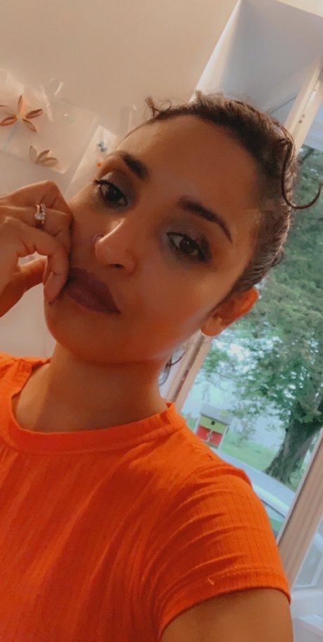 teen fake titten onlyfans heiße hübsche fotos