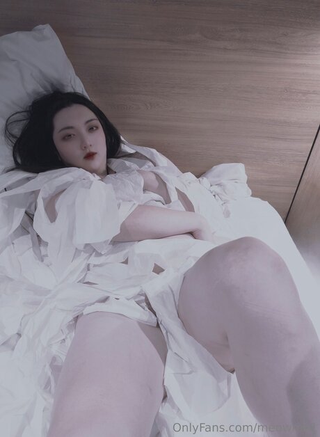 Ai SissyLunar heiße erotische foto