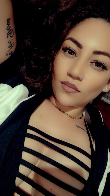 Diana Mora top nette galerie