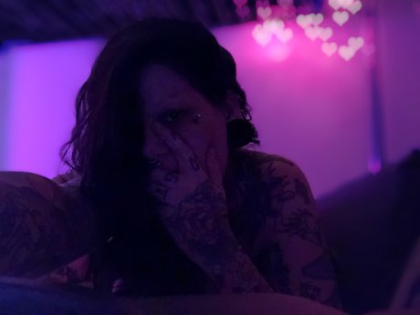 Miss Sinner heiße pornographische bilder