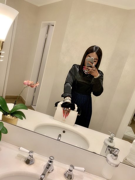 Miss Eliane hübsche heiße galerien