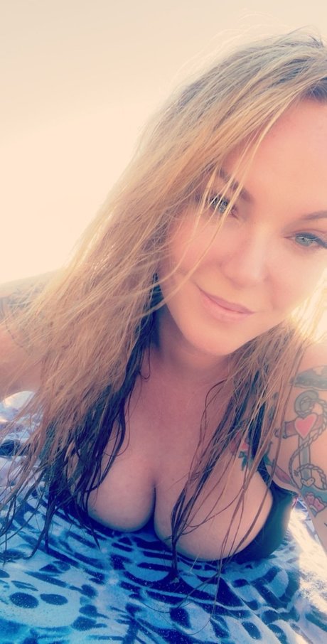 April Maye erwachsene sexy bilder