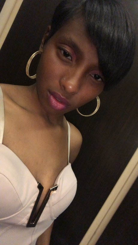 MZ HARMONY perfekte erotische bild