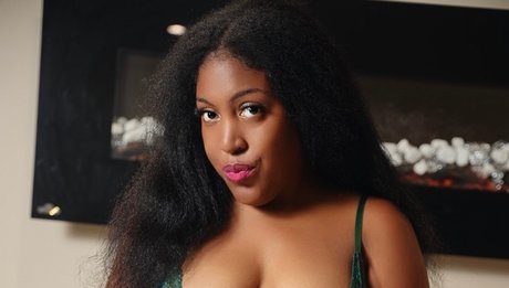 Miss Canada hd sexy galerie