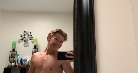 Nicky J erwachsene erotische galerie