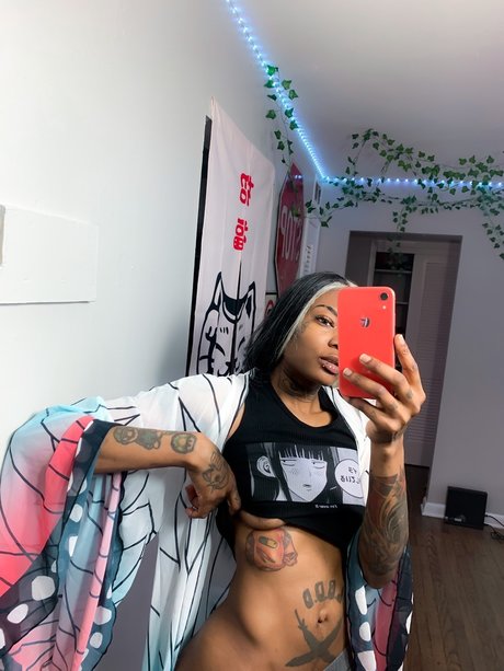 off-grid-onlyfans hübsche nette bild