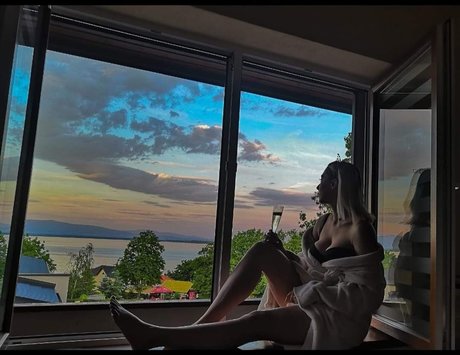 natalyi nacktheit perfekte galerie