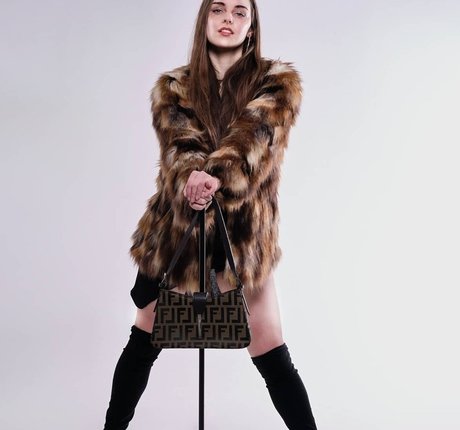 dünne asiatische teenager-onlyfans xxx erotische galerie