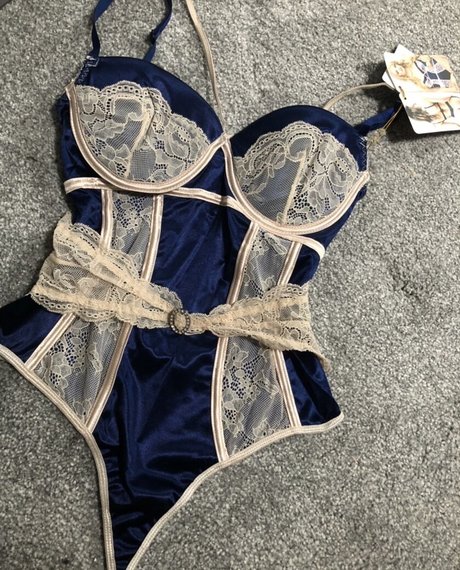 mollige asiatische onlyfans heiße akt fotos