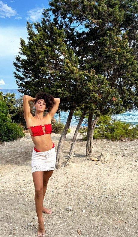 Ariadna Hafez freie nackt fotos