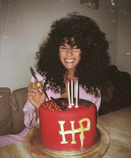 Ariadna Hafez heiße galerien