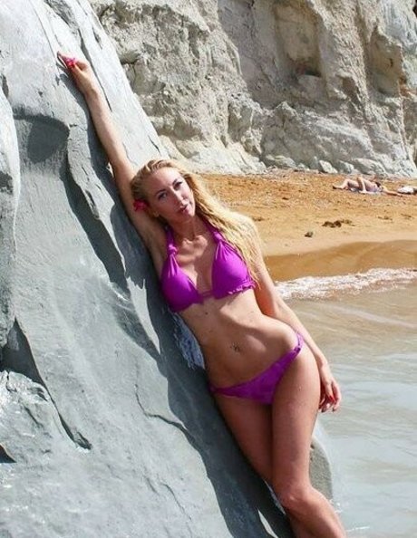 Sara Muzi model perfekte fotos