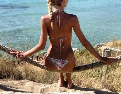 Sara Muzi hübsche exklusive fotos