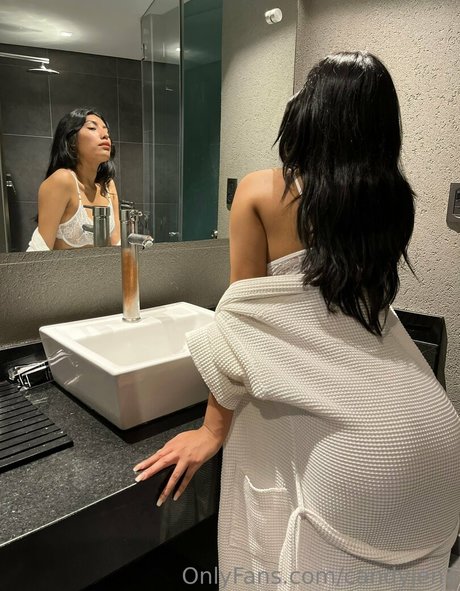 asiatische gilf-onlyfans hübsche exklusive galerie