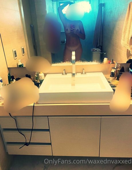 waxednvaxxed erwachsene perfekte foto